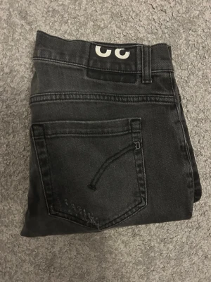 Dondup George jeans  - Dondup George jeans i storleken W32, skriv vid intresse