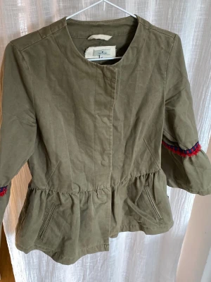 Grön Tom Tailor jacka  - Grön Tom Tailor jacka i fint skick 🤍