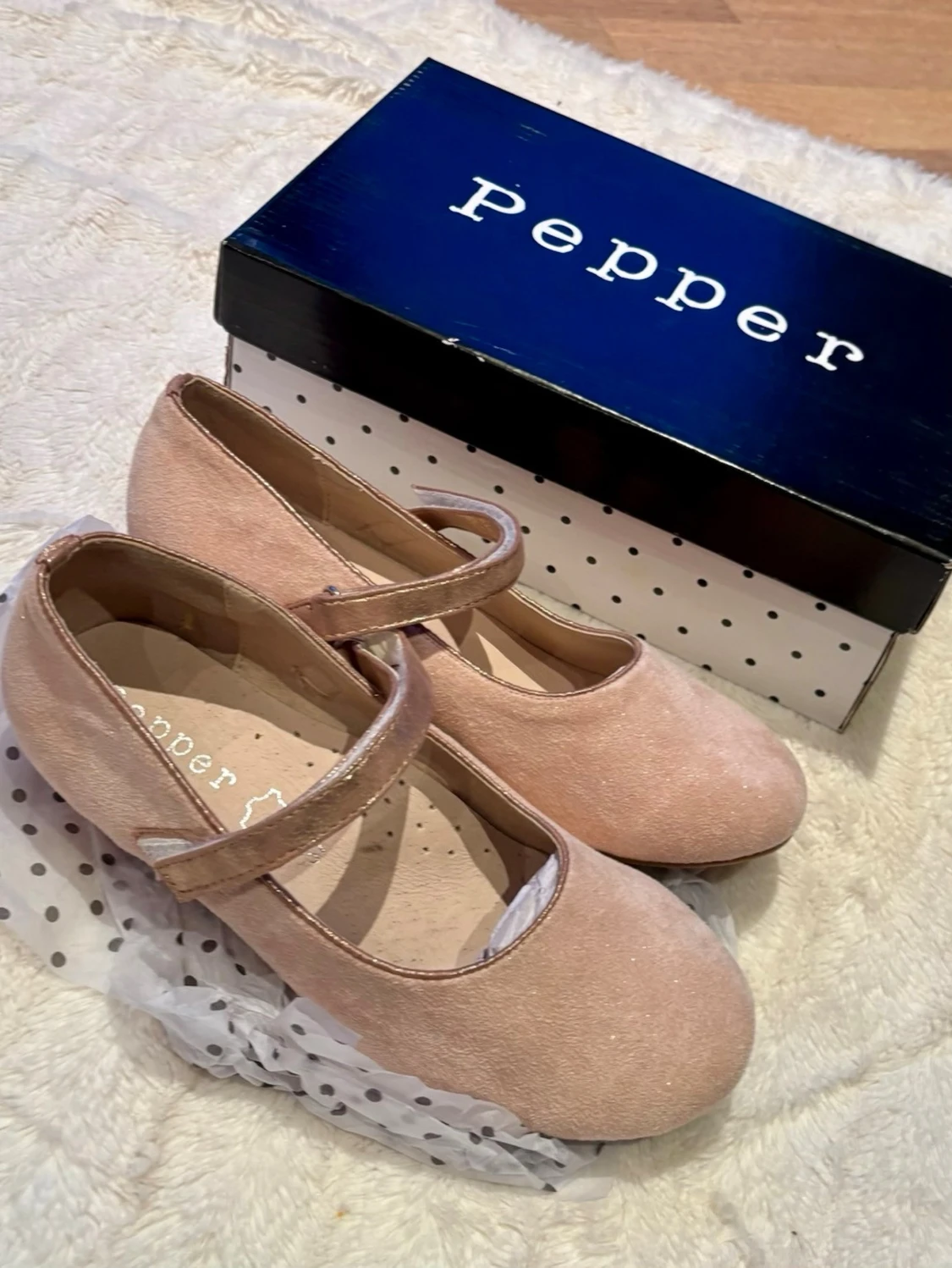 Rosa ballerinaskor med rem från Pepper