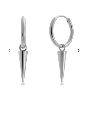 Peak hoops edblad - !!Endast en, inte ett par!! Säljer edblad örhänge då jag tappat bort ena, perfekt om du också tappat bort ett av dom🙌🙌