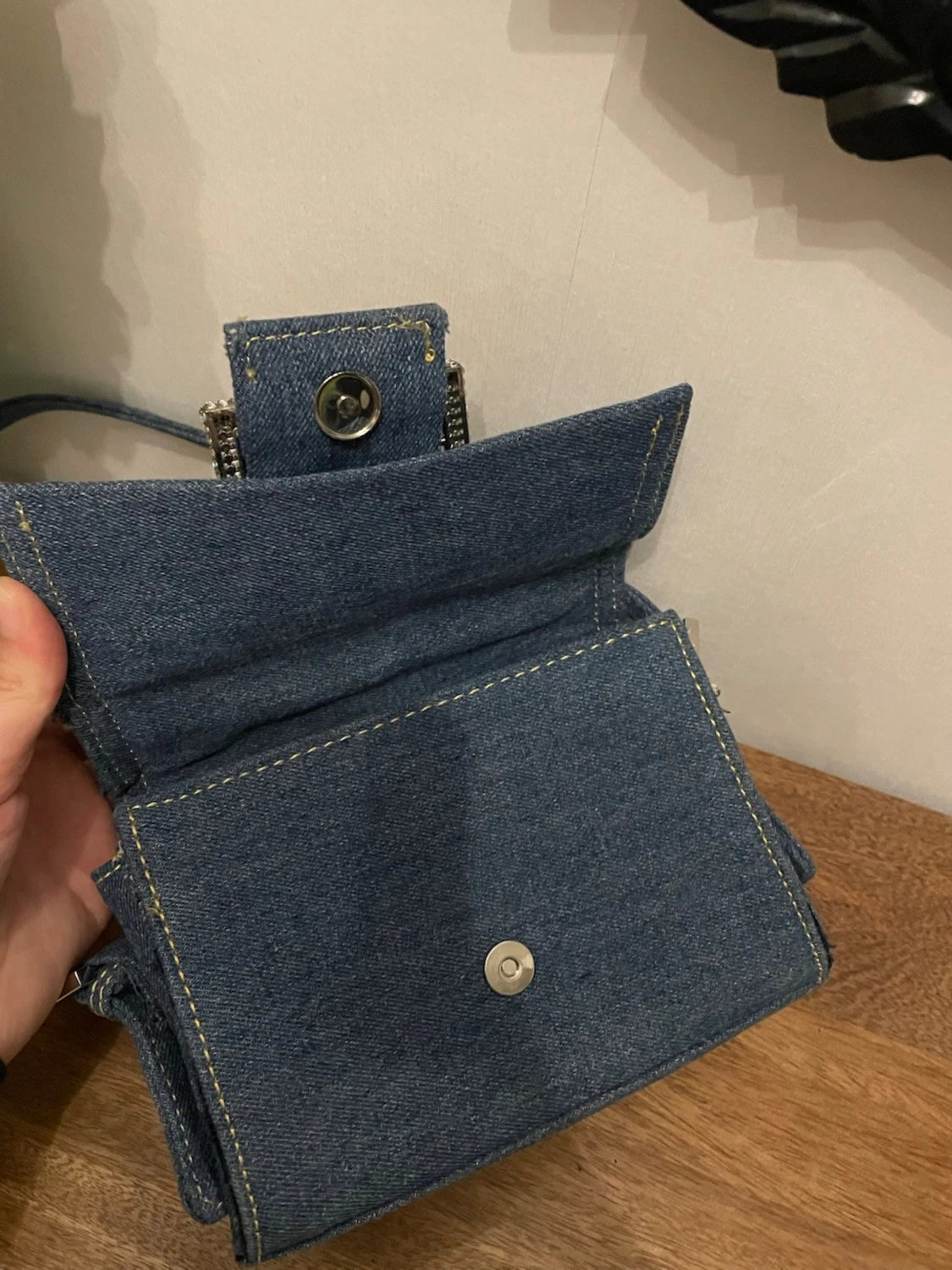 Jeansblå handväska med strassdetalj - 3