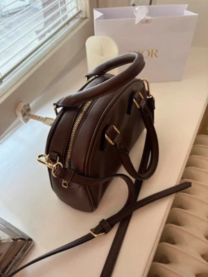 Väska - Fr gina. Nyskick 