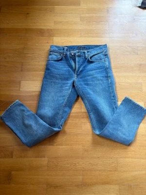 Nudie jeans - Helt nya nudie jeans i topp skick. Passar perfekt inför våren!