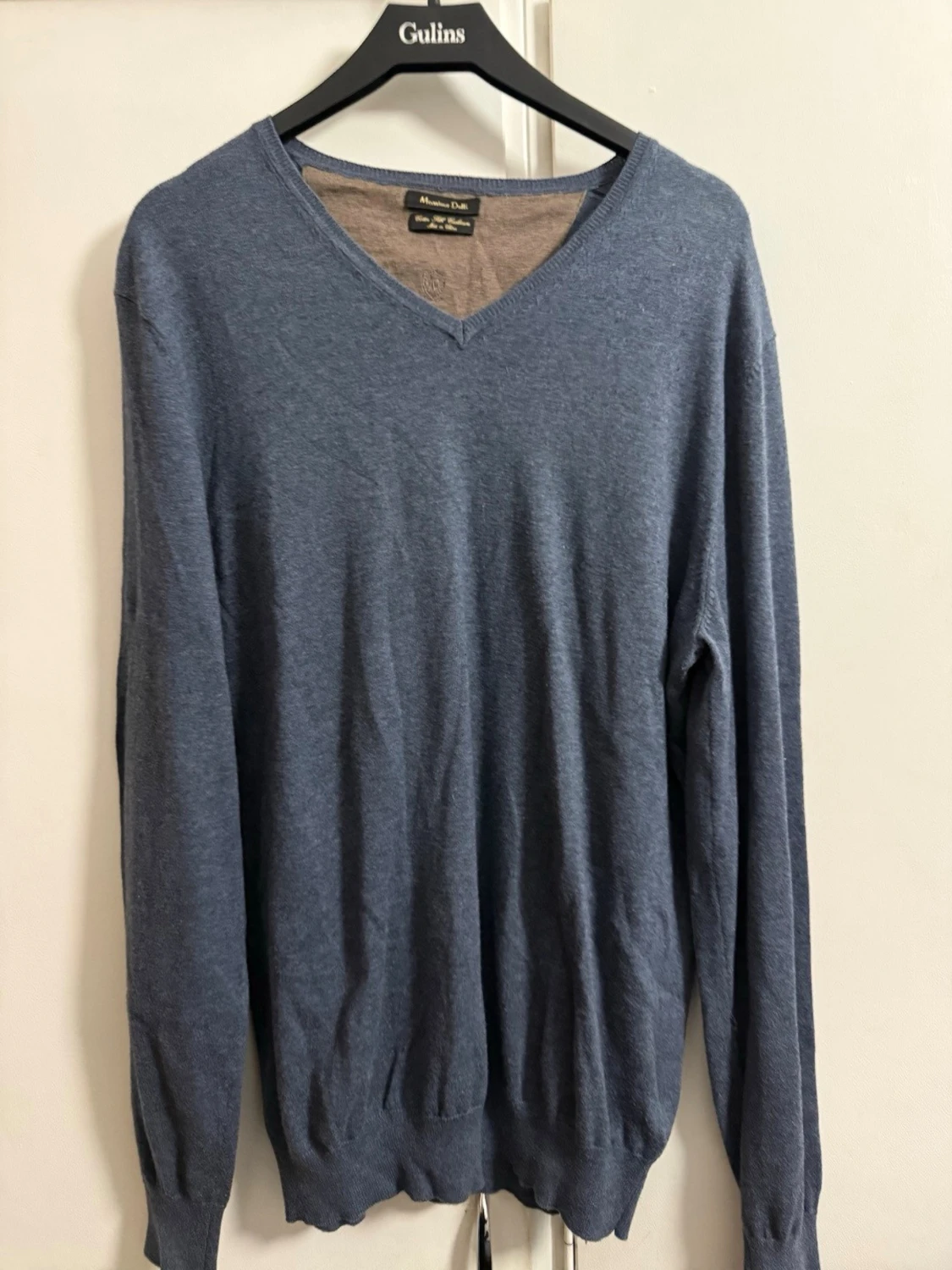 Blå V-ringad stickad tröja från Massimo Dutti