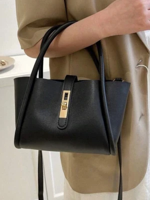 Svart handväska - Svart handväska 