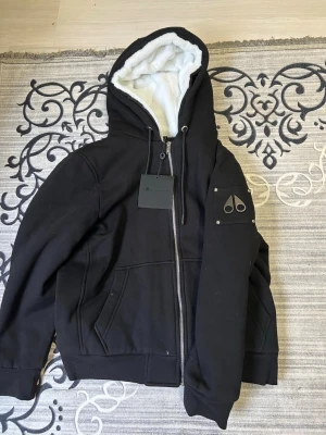 Moose knuckles Bunny jacka - - 10/10 skick, Helt ny & oanvänd. Mycket fin och snygg hör av er!