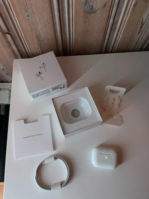 Apple AirPods Pro med laddningsetui - Apple AirPods Pro 2 helt nya 1:1