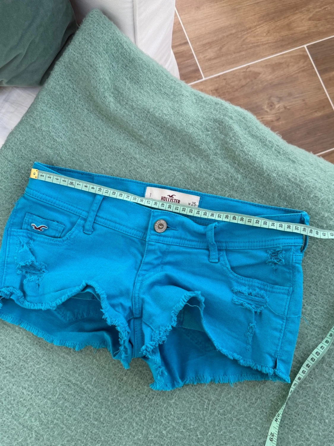 Hollister lågmidjade jeansshorts - 4