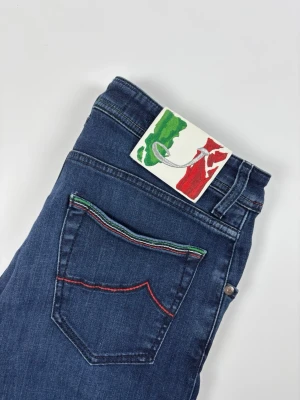 Jacob Cohën 622 flag jeans - | Säljer ett par Jacob Cohën 622 flag jeans i riktigt bra använt skick | Storlek: 32 | Hör av dig vid frågor eller funderingar 