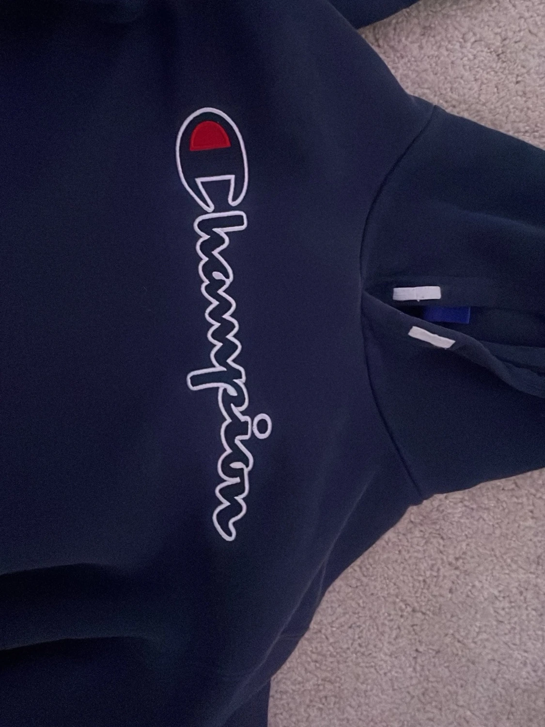 Mörkblå Champion hoodie med logga - 2