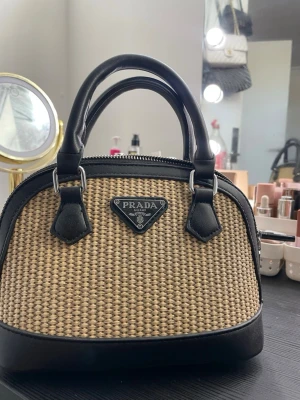 handväska classy  - classy handväska passar perfekt till sommaren 