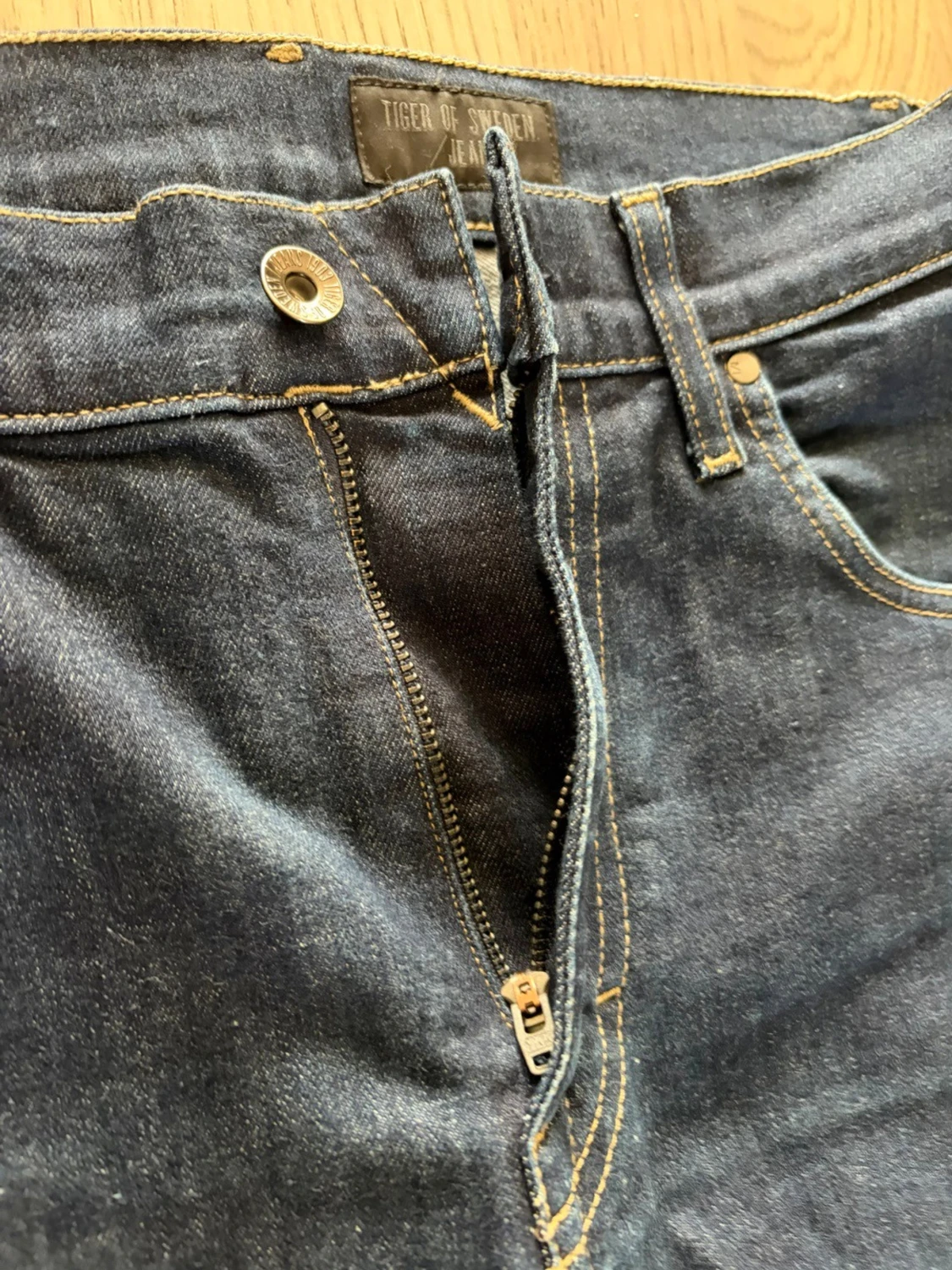 Mörkblå jeans från T o S - 3