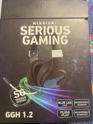 Msg headset  - Har haft dem ett tag nu och har knappast använt dem. För mer information eller bilder så är det bara att skriva.