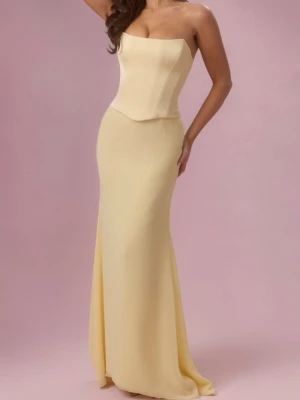 SÖKER klänning Avielle från Oh Polly - SÖKER denna gula fina klänning i modellen Avielle från Oh Polly i storlek S💛