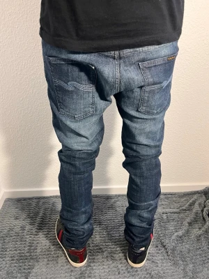 Nudie jeans Thin finn herr  - Hej! Säljer mina nudie jeans i modellen Thin Finn. Storlek 30/32 skick 9/10 otroligt fin tvätt på dom 