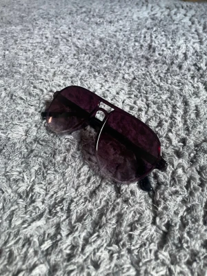 Lila grisch brillor 🕶️ - Snygga lila solglasögon 🕶️  Helt nya!   Väldigt grisch! Hör av er vid funderingar?! 💭