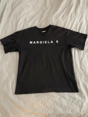 Maison Margiela Tshirt  - En riktigt fet maison margiela tshirt perfekt nu till sommaren! Pris går att diskutera!