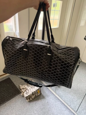 Black G Bag - Brand new, 50cm