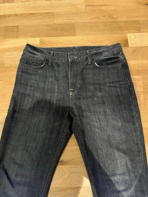 Ralph lauren jeans W31 - Finns ingen W och L storlek, så utgå ifrån måtten.  Mått: Midja: 42,5 cm Stussvidd: 50,5 cm Innerbenslängd: 69 cm