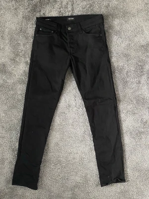 Svarta slim fit jeans Jack & Jones - W32/L32 använda en gång 