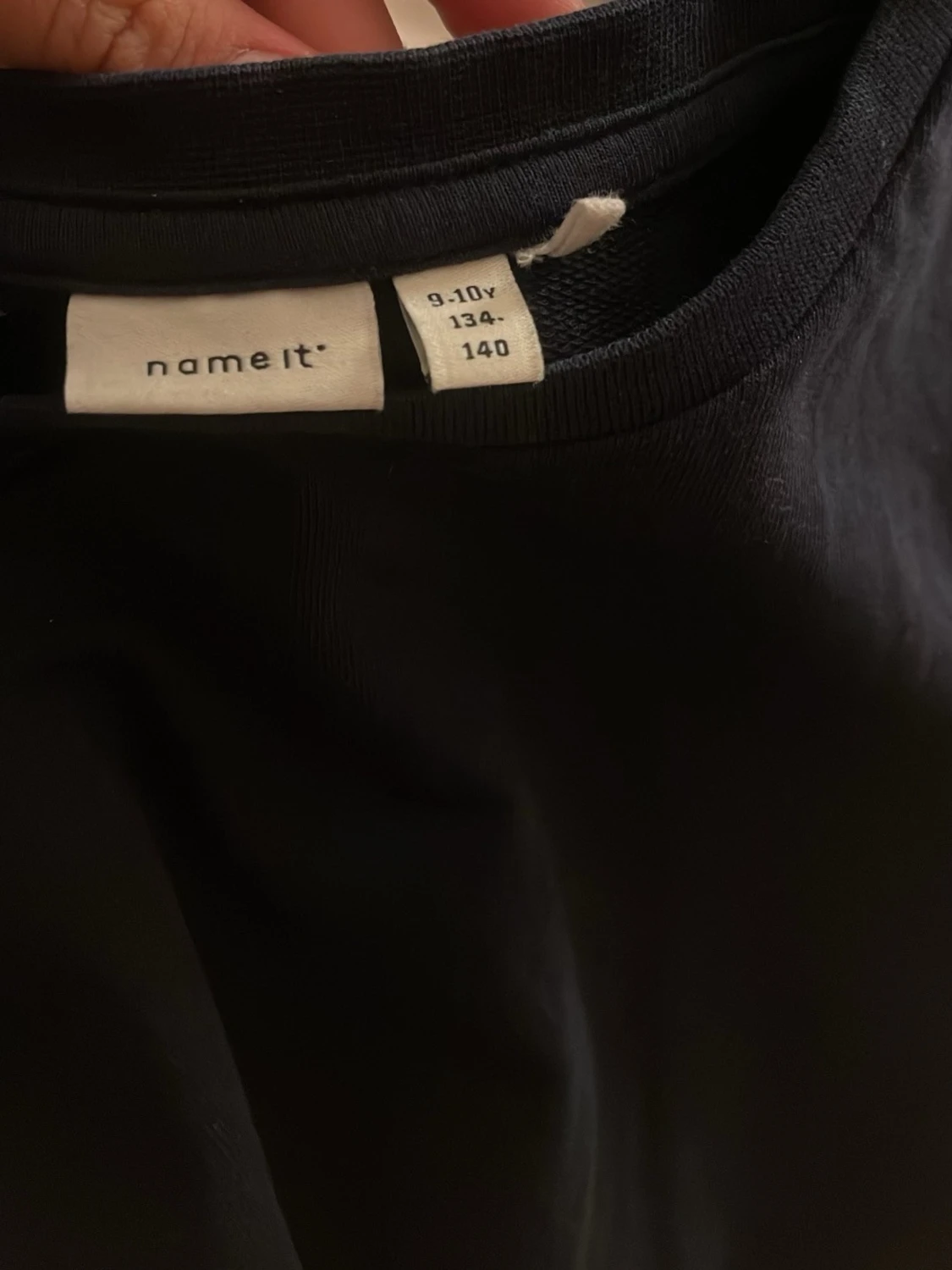 Mörkblå kortärmad topp med puffärm - 2