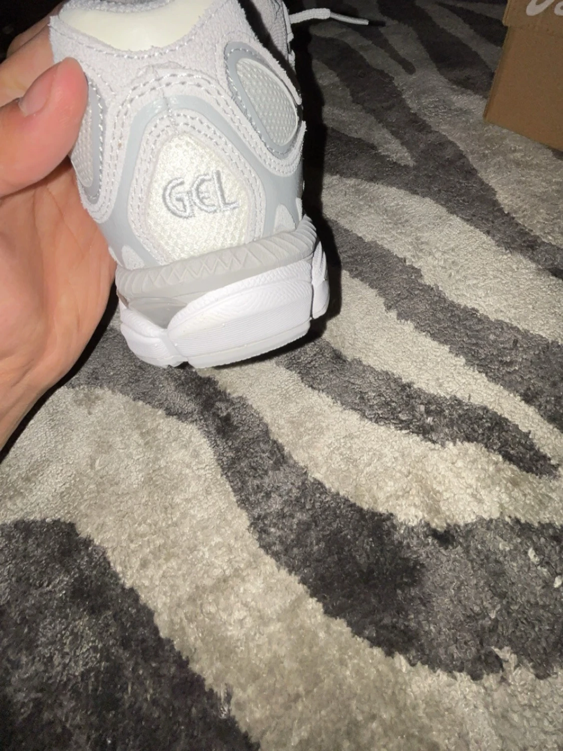 Vita ASICS sneakers med meshdetaljer - 3