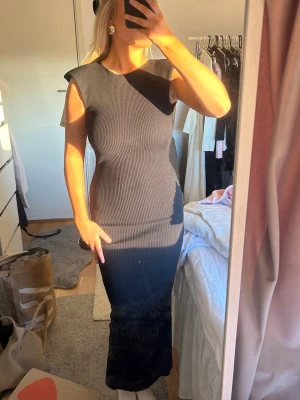 Avora klänning  - Prislapp kvar, finns inte o köpa längre!