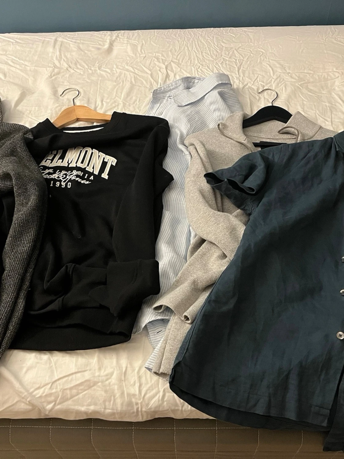 Bundle med 3 tröjor och 2 skjortor för sjukt bra pris