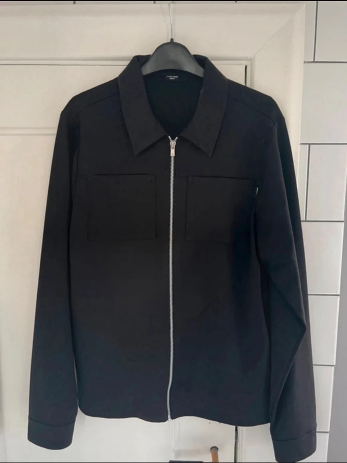 Jack& Jones Svart overshirt med dragkedja