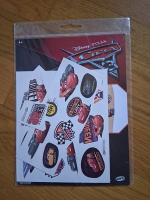 Tattoo - Bilar tatueringar till barn några är använda men det finns många kvar