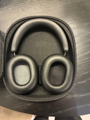 Svarta hörlurar Sonos Ace - Stilrena Sonos Ace hörlurar! Knappt använda, kvitto/orginal box fås med!  