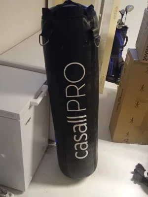 CasallPRO heavybag 38kg - Heavybag på 38kg. Bra skick, ingen kedja för upphägning men annars är allt som det ska. 