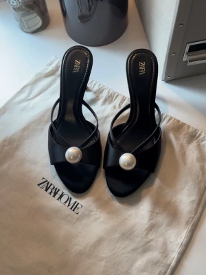 Virala Zara Klackar - Mycket eftertraktade klackar från Zara! Helt oanvända!