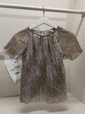 Tröja från Zara - Cool tröja från Zara! Storlek 140!❣️