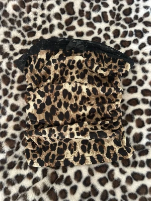 Leopard topp - Säljer den här tubtoppen från shein, aldrig använd 🫶