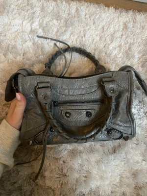 Väska  - Säljer väska skriv för mer bilder💞