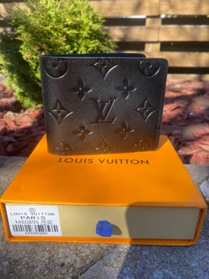 lLv black wallet  - Brand new