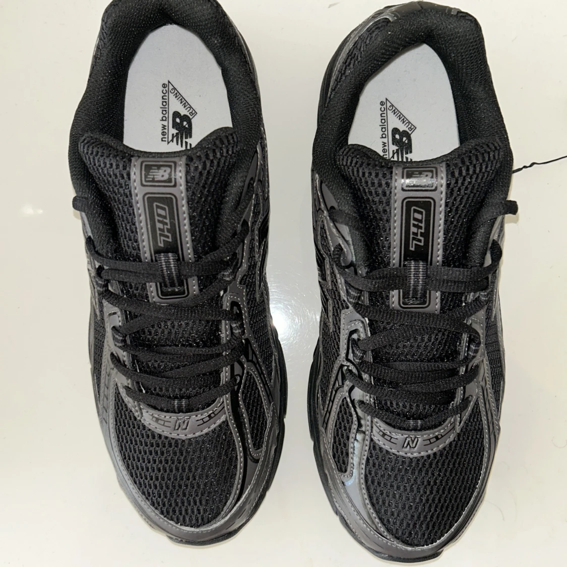 Svarta New Balance 740 sneakers - 1