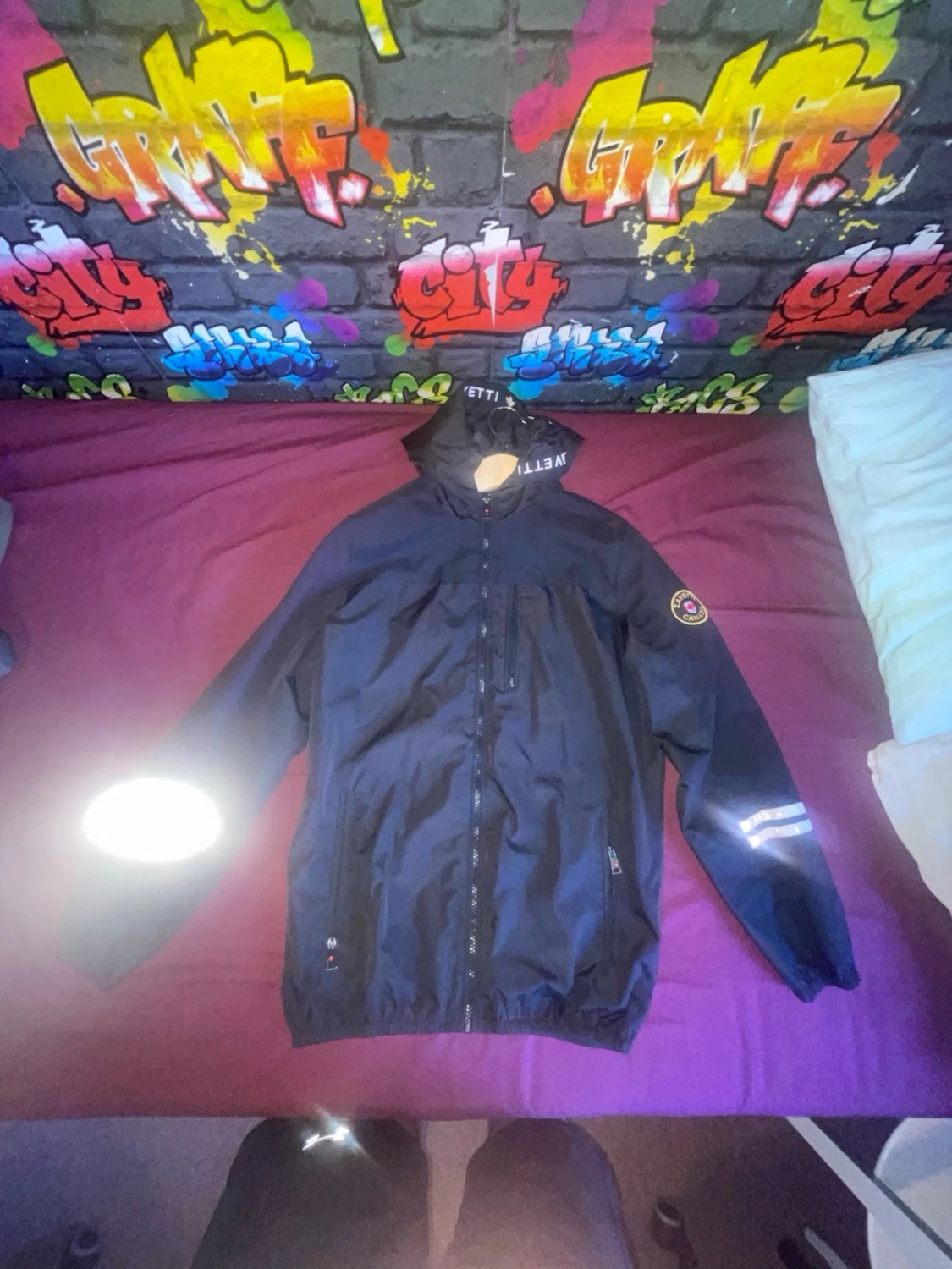 Svart vindjacka med reflexdetaljer - 1