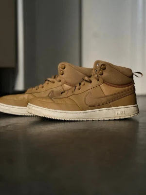 Nike bruna kängor  - EU 45