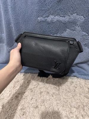 Llv shoulder bag - Never used, brand new, good quality