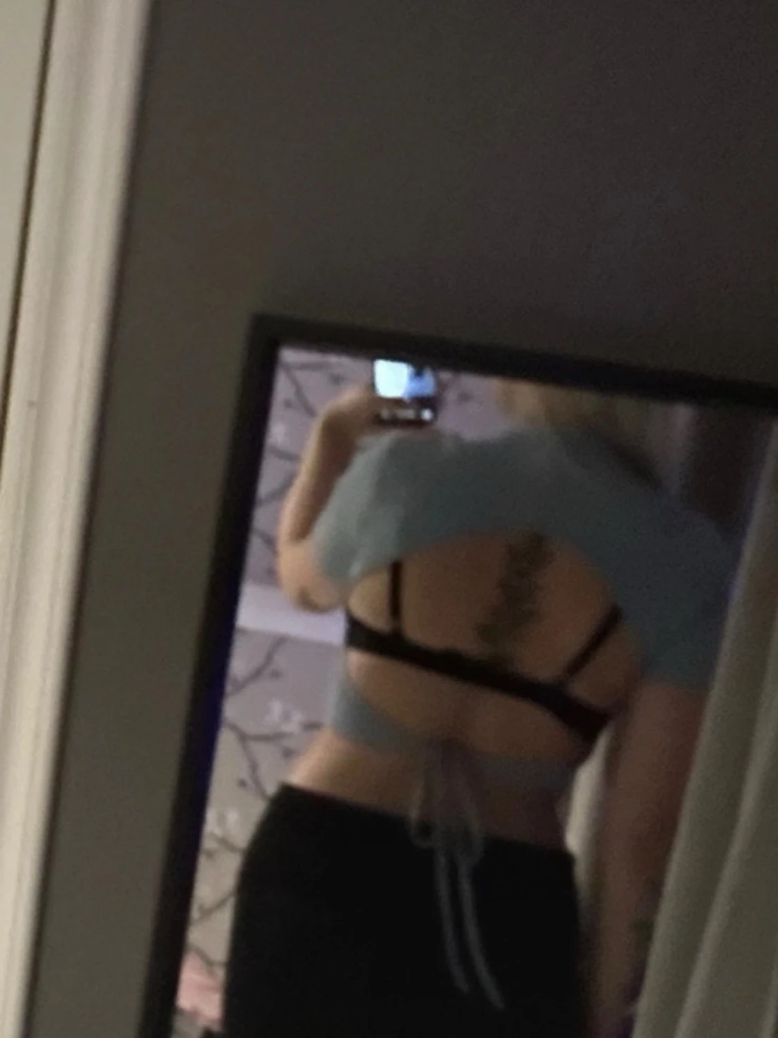 Ljusblå topp med öppen rygg - 2