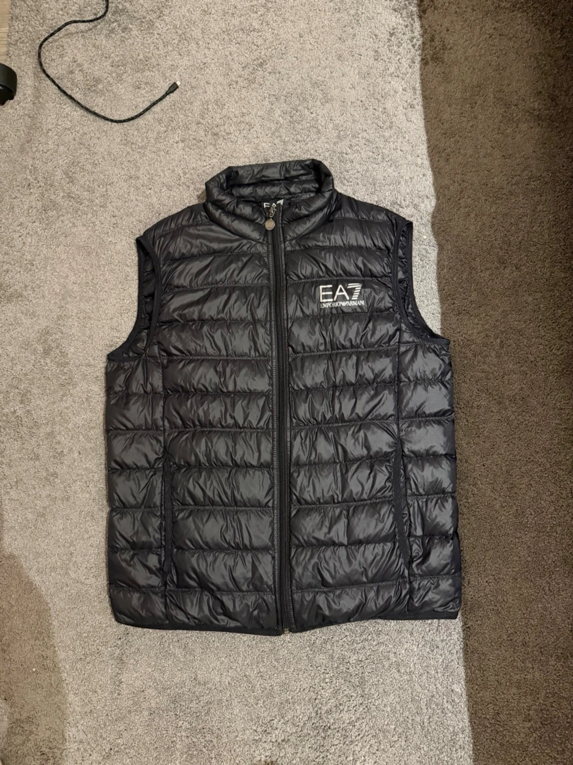 Svart dunväst från EA7 Emporio Armani