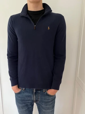 Ralph Lauren halfzip - Ralph Lauren halfzip i riktigt bra skick.