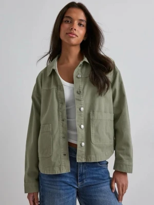 Grön jeans jackor - Grön jeans jacka från vero Moda. Som nytt skick. Säljer då den inte kommer till användning.