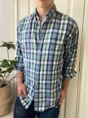 Ralph lauren skjorta  - Ralph lauren skjorta , Inga defekter! Modellen i bilderna är 180 cm 75 kg och bär Storlek M vilket är stort på honom  , Kom med frågor! 🌟 (Kan gå ned i pris vid köp av paket 😉) 