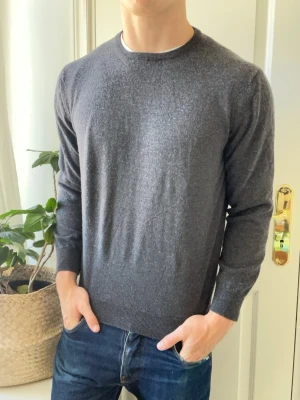 Gran sasso sweatshirt  - Gran sasso sweatshirt, Inga defekter! Modellen i bilderna är 180 cm 75 kg och bär Storlek S / M , Kom med frågor! 🌟 (Kan gå ned i pris vid köp av paket 😉)  vid köp över 500 så ingår galgen!