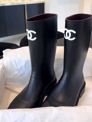 CH Stövlar - Superfina chaneel stövlar helt nya, storlek 39. Box medföljer såklart