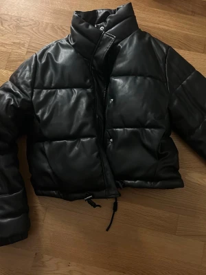 Puffer Jacket - Used but in good condition, size S but can fit M.