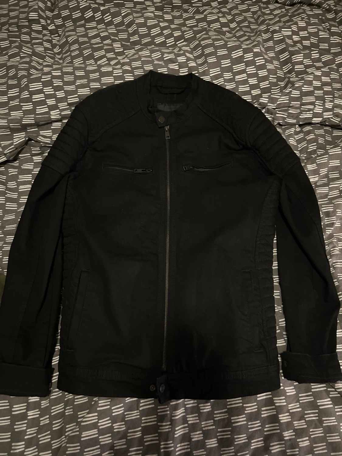 Svart denim jacka med dragkedjor